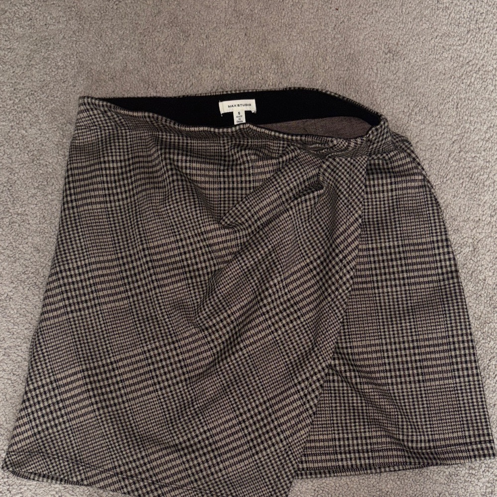 Max Studio Black and White Houndstooth Pencil Skirt